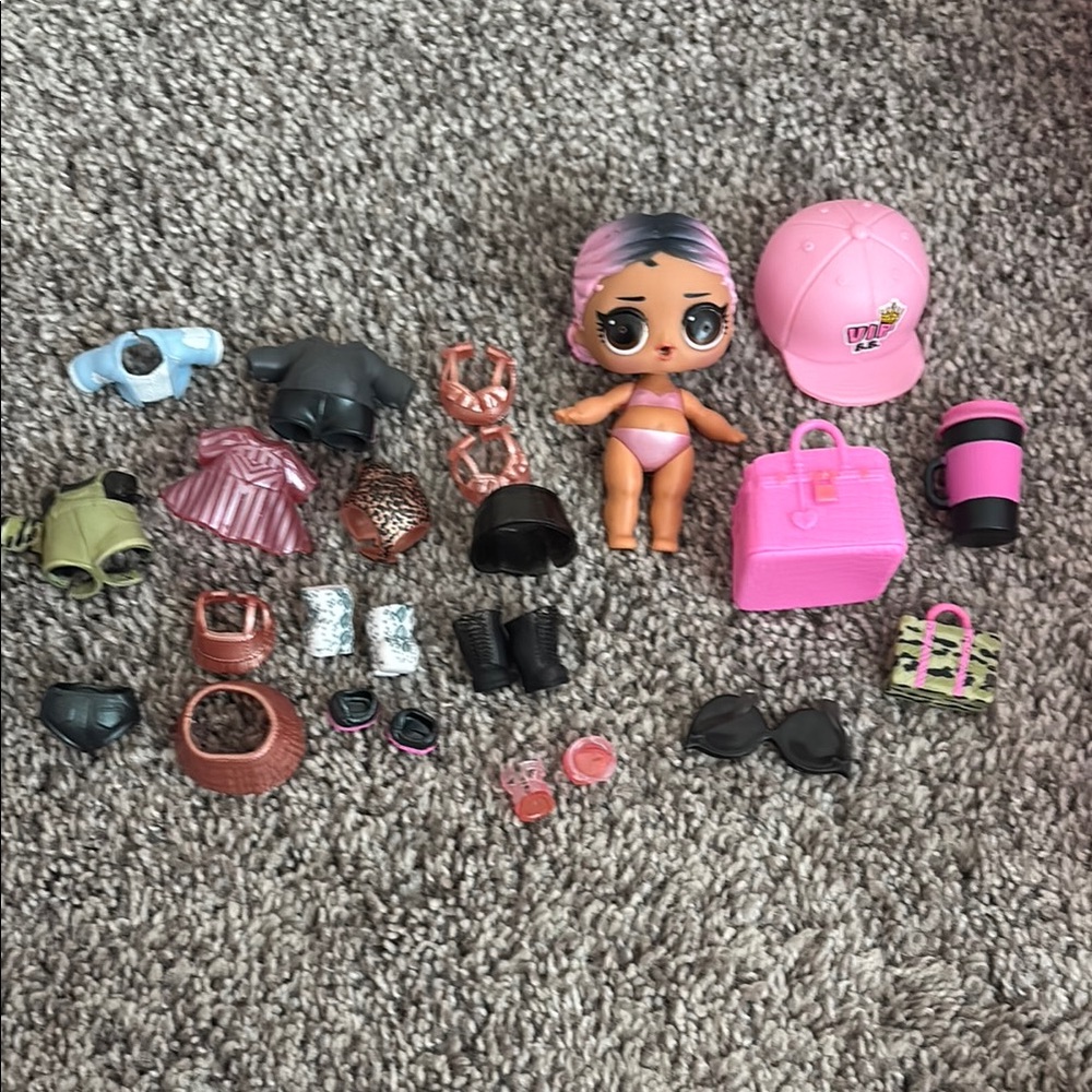 L.O.L. Surprise! OOTD Advent Calendar 2021 Contents